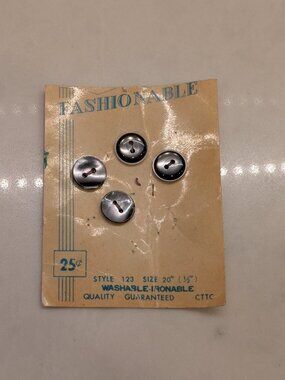 VTG Deadstock Pearlized Grey Fisheye Buttons | 4pc 1/2" Size 20 Coquette Sewing